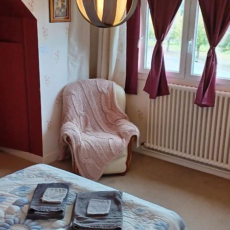 Les Trois Chambres De Lyly Situees A Brou Exterior foto
